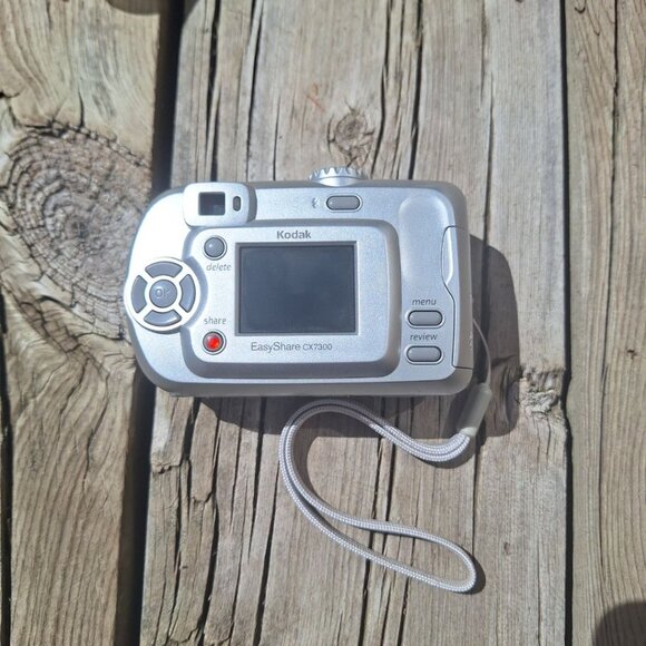 Kodak Easy Share Camera CX7300 3.2 MP Digital Silver For Parts No Card Vintage - Picture 2 of 9